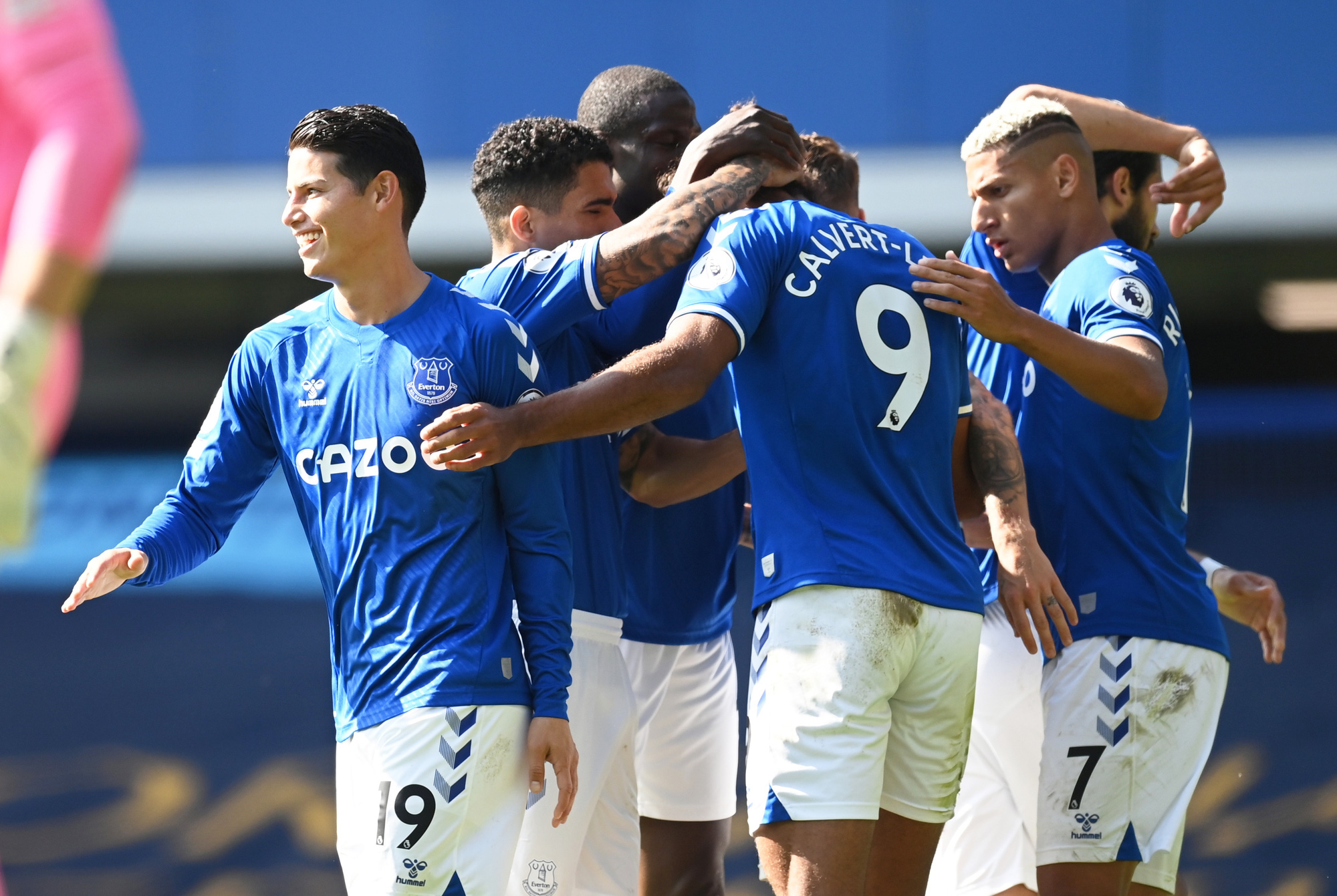 Everton nỗ lực không ngừng nghỉ.