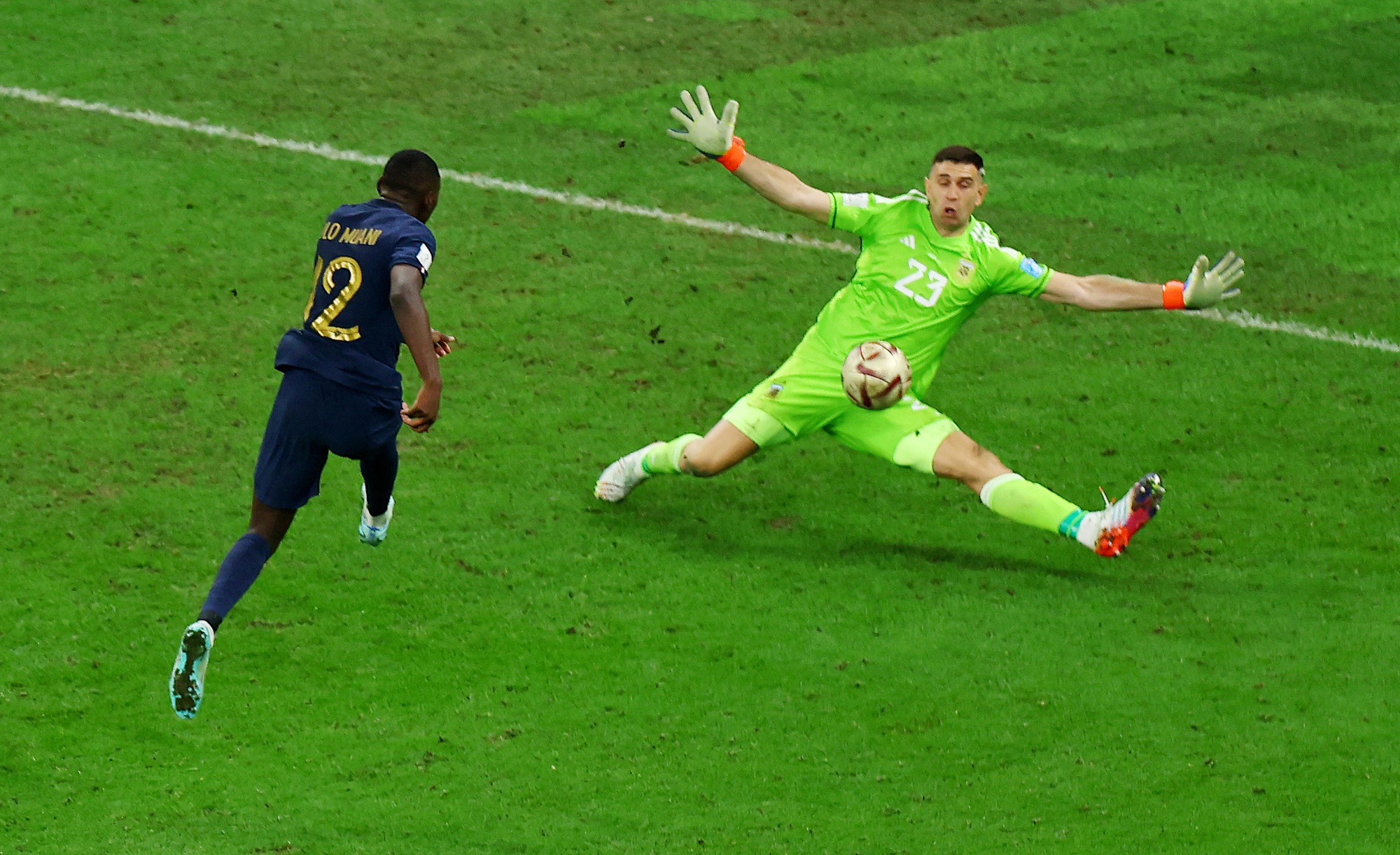 UK88 và Emiliano Martinez