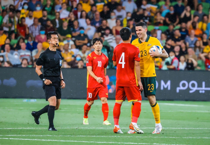 Hình ảnh trọng tài Ko Hyun Jin