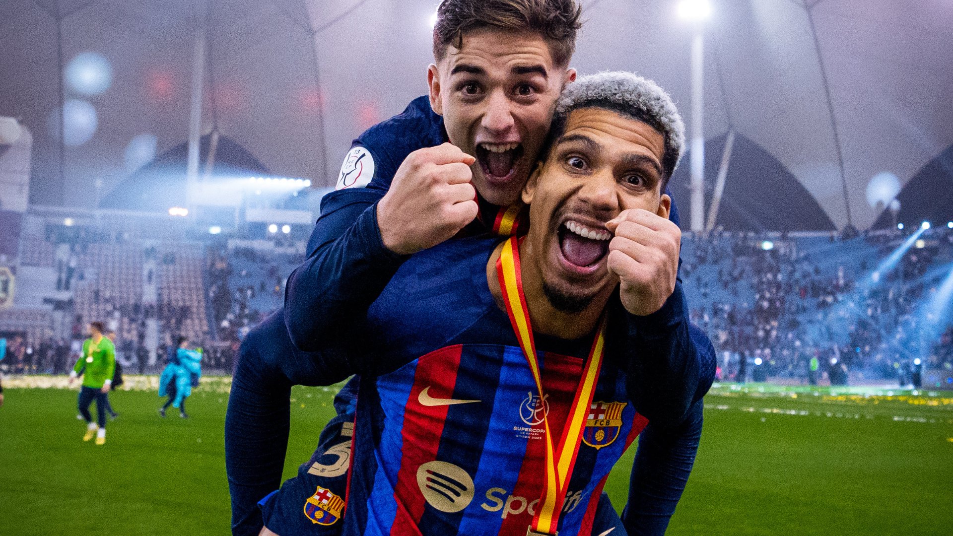 Araujo sẽ là tương lai của Barcelona