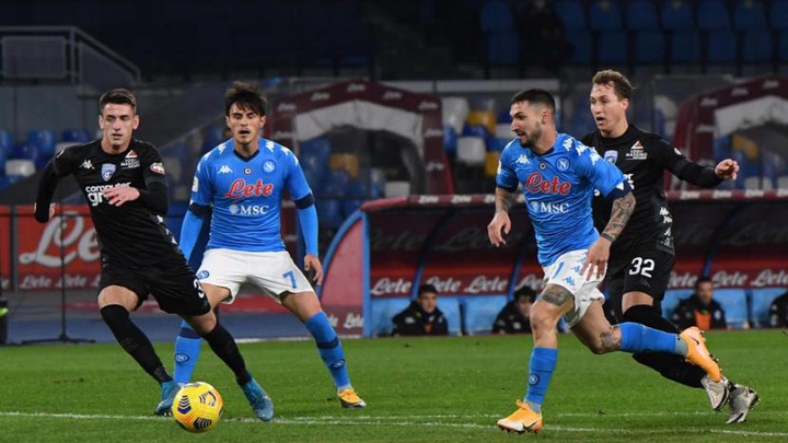 Dù thiếu người nhưng Napoli vẫn giành chiến thắng