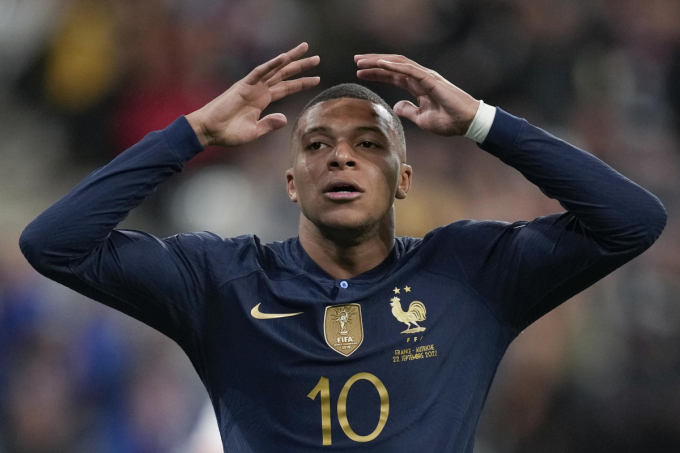 Mbappe rời sân PSG vẫn còn 2 tiền đạo chủ chốt
