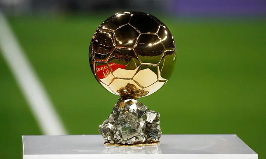 Quả bóng Vàng của Tạp chí France Football khác với Quả bóng Vàng Châu Á