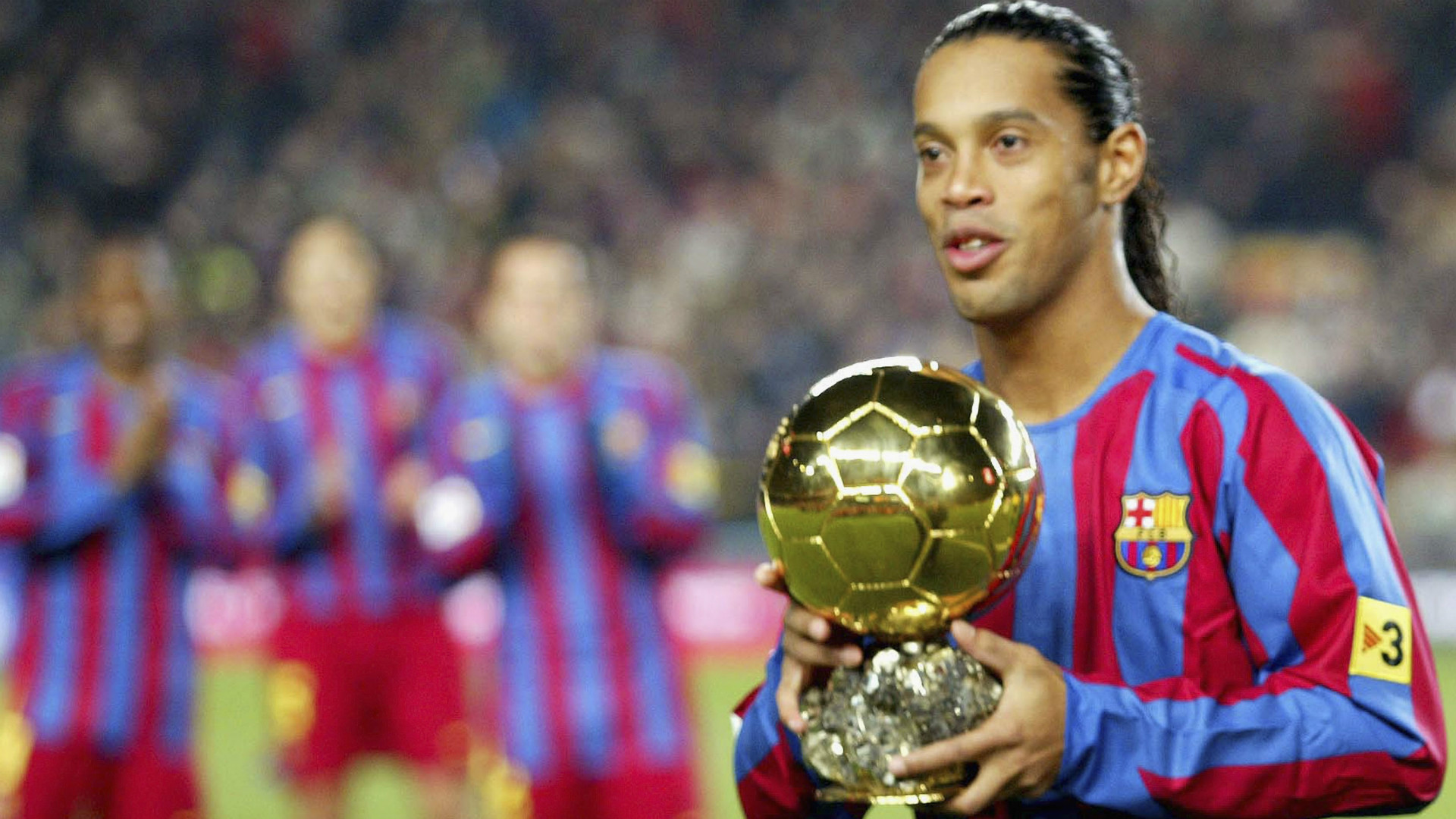Ronaldinho không tới MU vì thời tiết