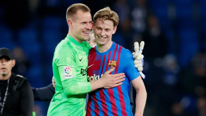 Barcelona cần phải thương lượng lại mức lương với cầu thủ