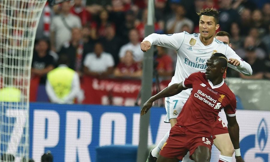 Trước Ronaldo và Mane là đối thủ “truyền kỳ”