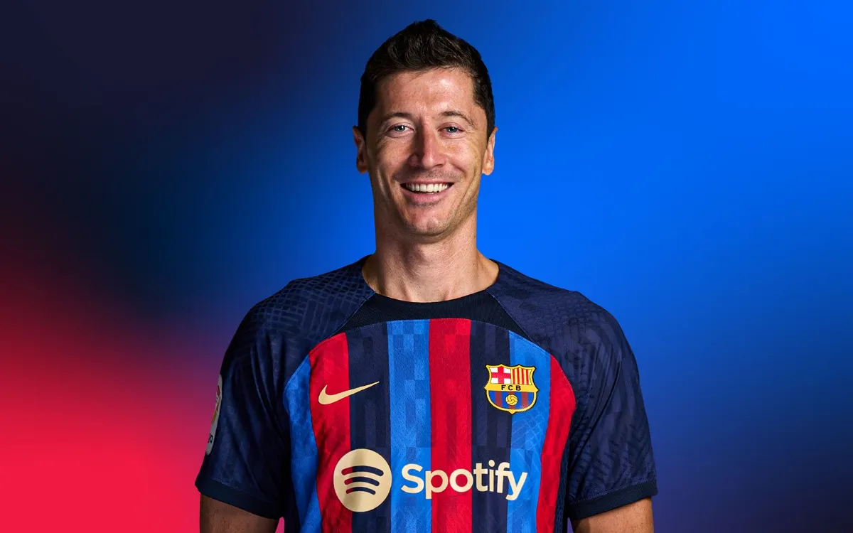ROBERT LEWANDOWSKI vẫn cam kết tương lai tại Barcelona