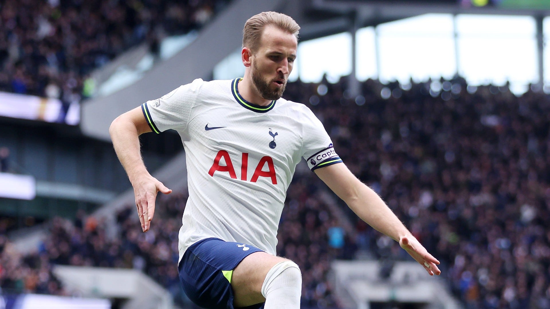 Kane cũng đang khao khát rời Tottenham để giành danh hiệu